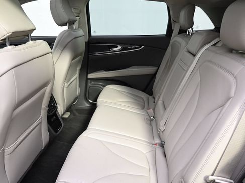 Used 2022 Lincoln Nautilus Reserve AWD/4WD image 21