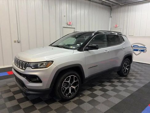 Used 2025 Jeep Compass Limited AWD/4WD image 8
