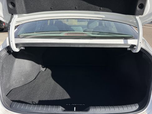 Used 2023 Hyundai Elantra SEL image 21