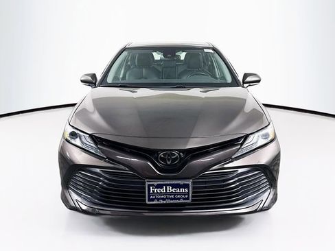 Used 2019 Toyota Camry XLE image 2