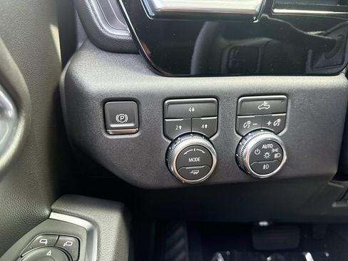 New 2026 GMC Sierra 2500 SLE w/ SLE Value Package; AWD/4WD image 18