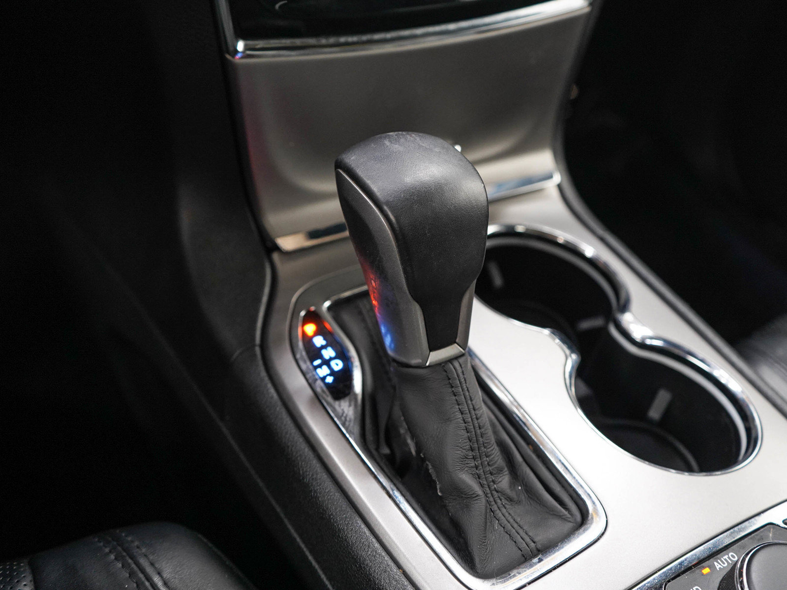 Used 2019 Jeep Grand Cherokee Limited w/ Luxury Group II AWD/4WD image 23