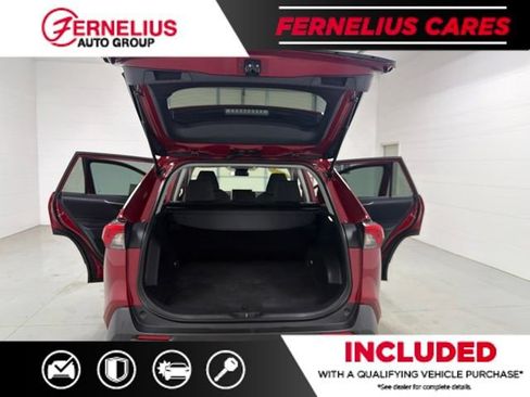 Used 2025 Toyota RAV4 XLE AWD/4WD image 19