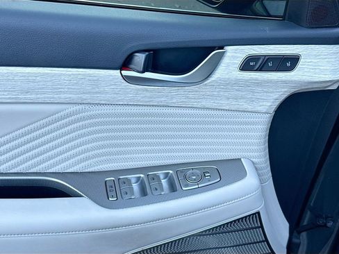 Used 2024 Hyundai Palisade Calligraphy image 19