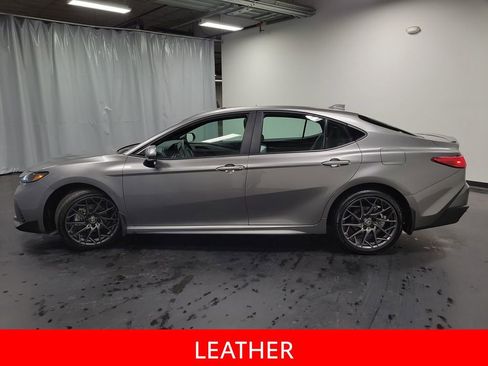 Used 2026 Toyota Camry SE image 5