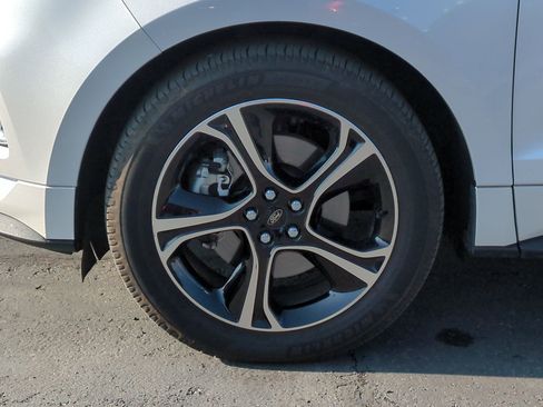 Used 2019 Ford Edge ST w/ Convenience Package image 13