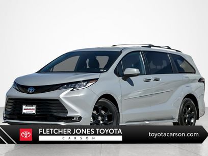 Certified 2025 Toyota Sienna XLE Woodland Edition