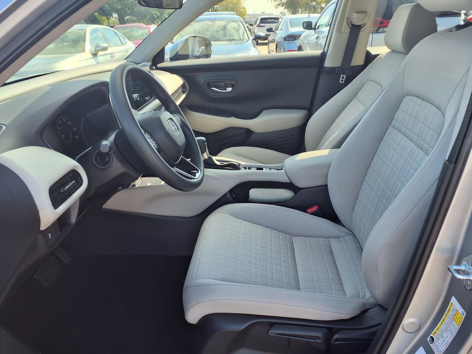 Certified 2027 Honda HR-V LX image 18