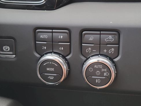 New 2026 GMC Sierra 2500 AT4 w/ AT4 Premium Plus Package image 15