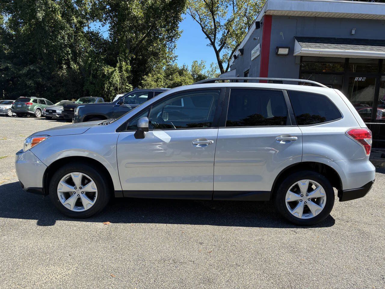 Used 2015 Subaru Forester 2.5i Premium w/ All-Weather Package AWD/4WD image 2
