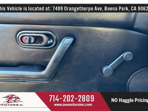 Used 1996 MAZDA MX-5 Miata RWD image 25