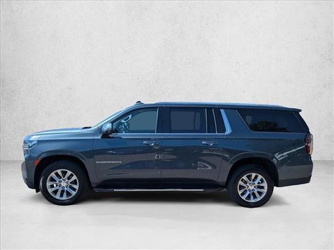 Used 2021 Chevrolet Suburban Premier w/ Premium Package AWD/4WD image 9