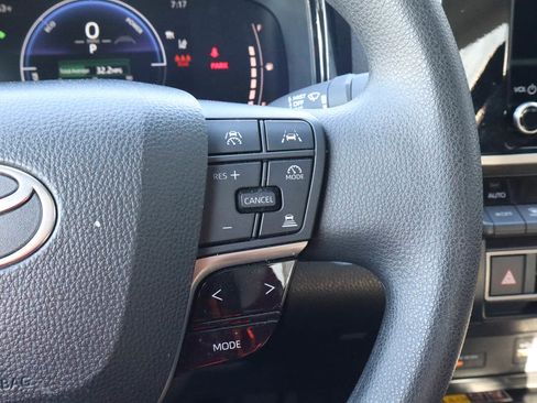 Used 2025 Toyota Camry LE image 26