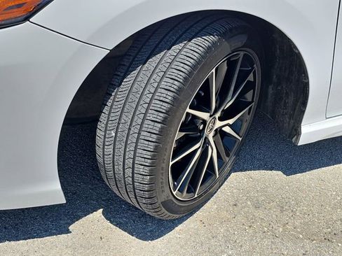 Used 2022 Toyota Camry SE FWD image 32