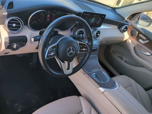 Used 2022 Mercedes-Benz GLC 300 4MATIC w/ Premium Package Lite image 10