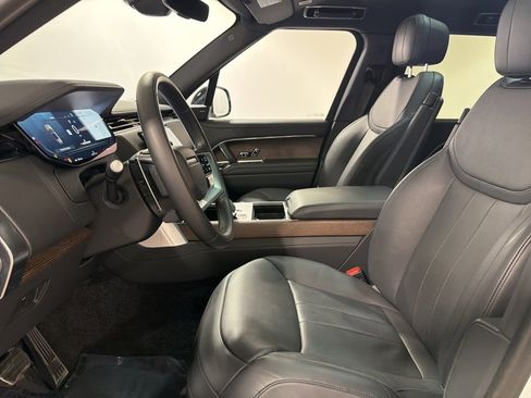 Used 2024 Land Rover Range Rover Long Wheelbase SE image 11