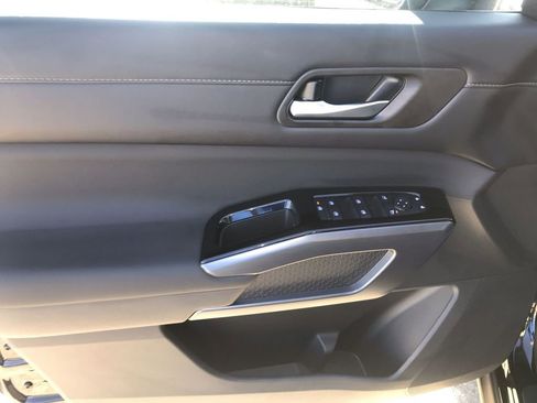 New 2026 Nissan Pathfinder SL AWD/4WD image 13