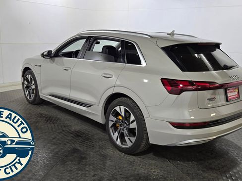 Used 2022 Audi e-tron Premium AWD/4WD image 5