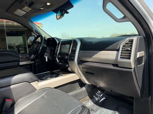 Used 2017 Ford F250 Lariat w/ Lariat Value Package image 21