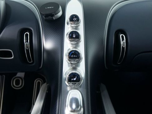 Used 2020 Bugatti Chiron AWD/4WD image 15
