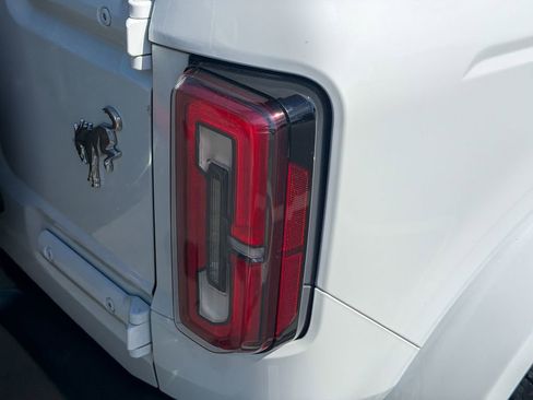 Used 2022 Ford Bronco Outer Banks image 9