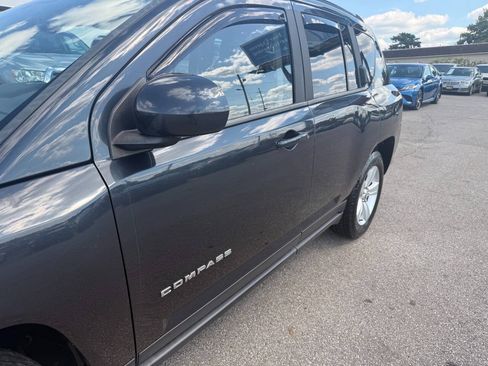 Used 2014 Jeep Compass Latitude w/ Sun/Sound Group AWD/4WD image 10