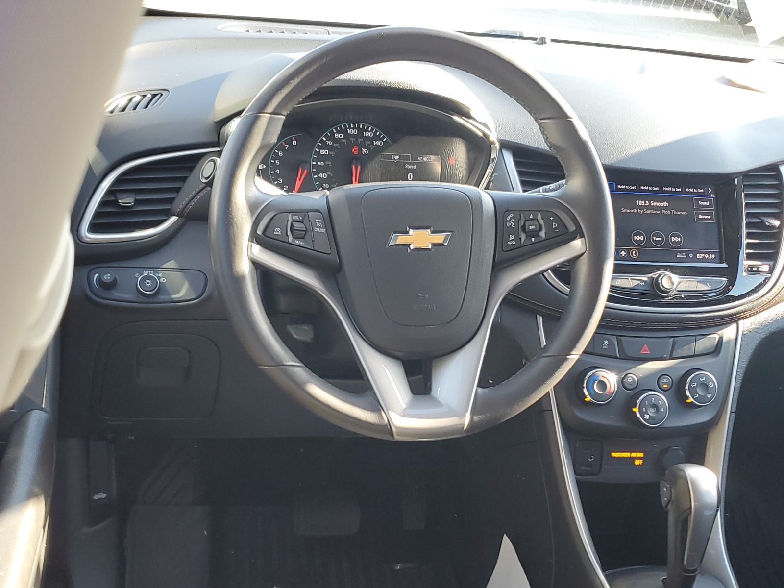 Used 2020 Chevrolet Trax LT w/ LT Convenience Package FWD image 11