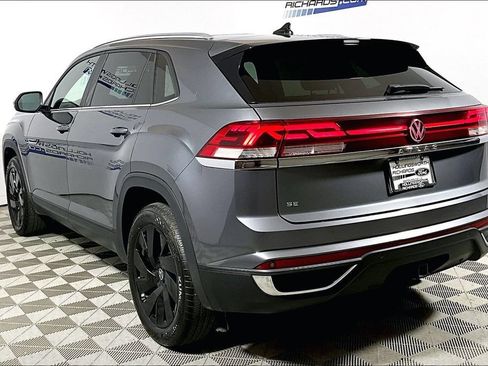 Used 2024 Volkswagen Atlas Cross Sport SE FWD image 8
