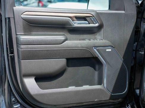Used 2024 Chevrolet Silverado 1500 LT Trail Boss w/ LT Trail Boss Premium Package AWD/4WD image 14