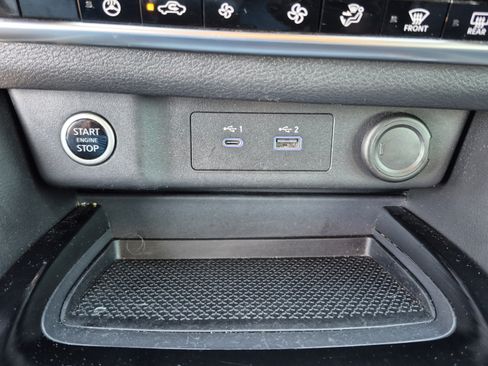Certified 2021 Nissan Rogue SV w/ Premium Package FWD image 29