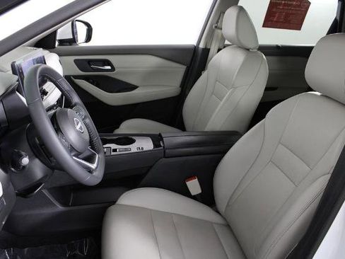 Certified 2024 Nissan Rogue SL w/ SL Premium Package FWD image 21