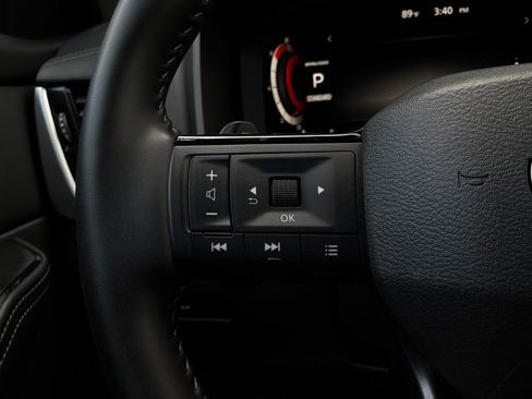 Used 2026 Nissan Rogue SL FWD image 37