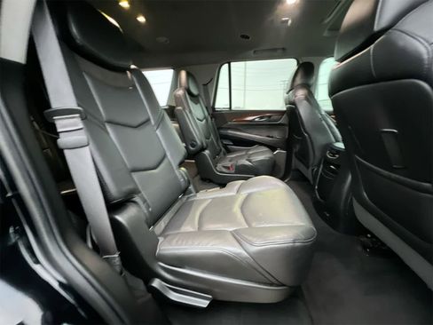 Used 2016 Cadillac Escalade Premium image 20