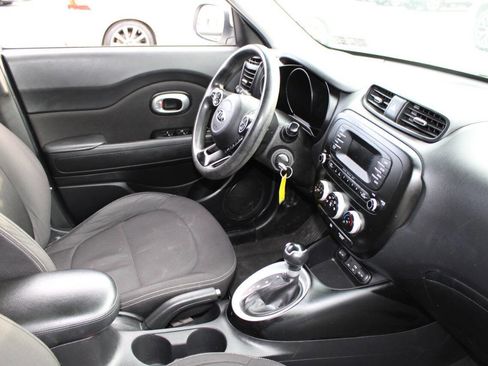 Used 2016 Kia Soul image 12
