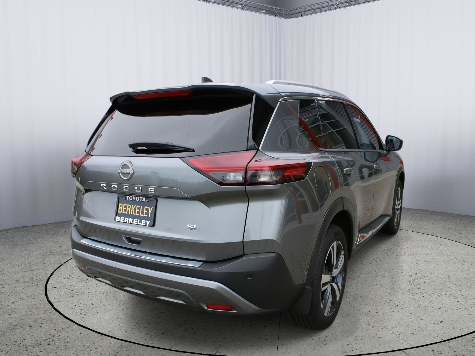 Used 2023 Nissan Rogue SL w/ SL Premium Package FWD image 8