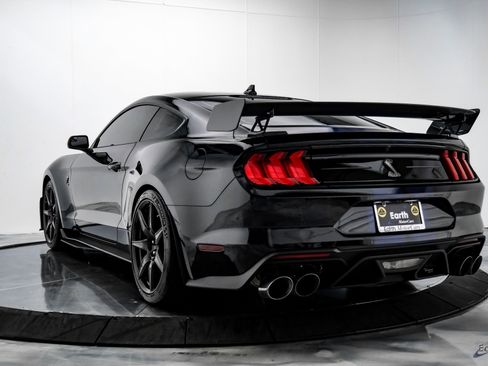 Used 2020 Ford Mustang Shelby GT500 w/ Carbon Fiber Track Pack image 9