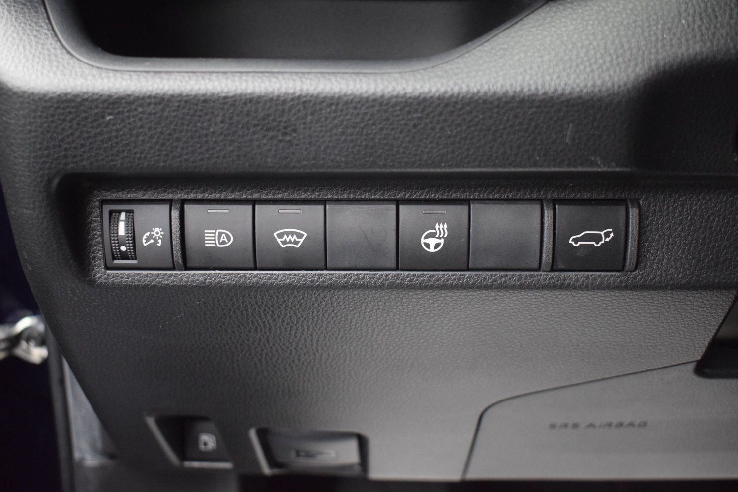 Used 2023 Toyota RAV4 XLE Premium AWD/4WD image 17