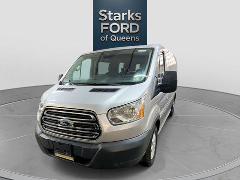 Used 2015 Ford Transit 150 XLT image 3