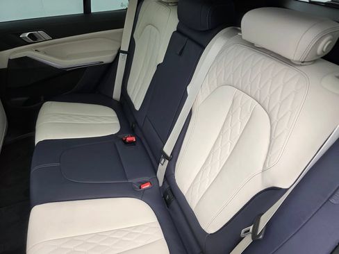 Certified 2022 BMW X5 xDrive45e w/ M Sport Package AWD/4WD image 15