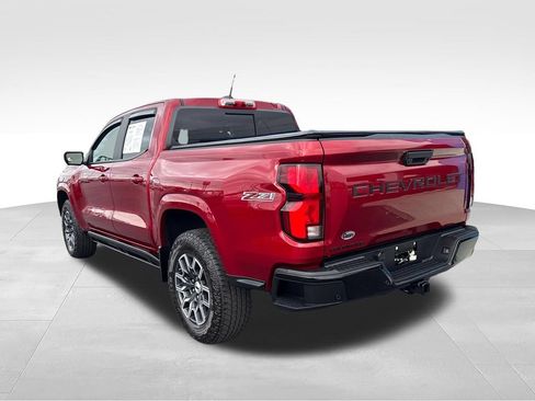 Used 2025 Chevrolet Colorado Z71 w/ Technology Package AWD/4WD image 3