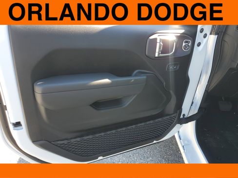 Used 2026 Jeep Wrangler Sport S image 12