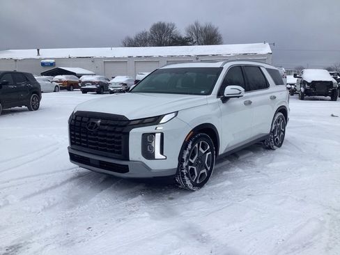 Used 2023 Hyundai Palisade SEL w/ Premium Package image 3