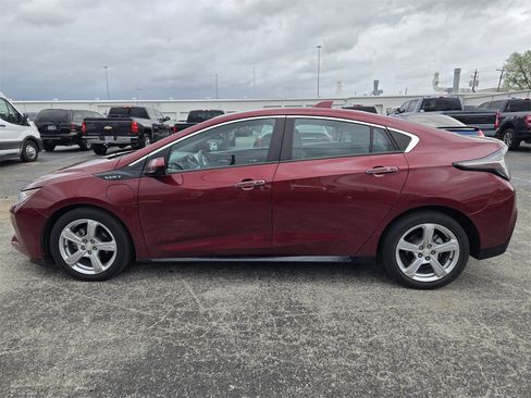 Used 2017 Chevrolet Volt LT w/ Comfort Package image 5