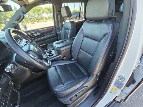 Used 2024 Chevrolet Tahoe LT RWD image 9