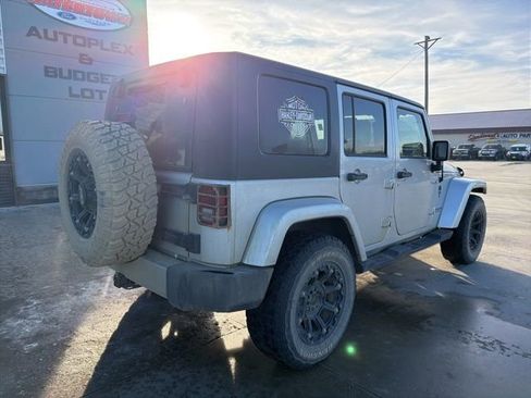 Used 2010 Jeep Wrangler Unlimited Sahara w/ Dual Top Group image 7