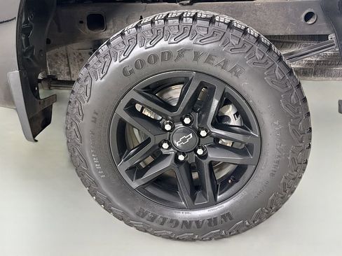 Used 2023 Chevrolet Silverado 1500 Custom Trail Boss image 28