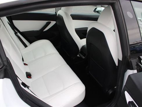 Used 2021 Tesla Model 3 Standard Range Plus image 13
