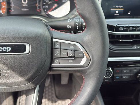 Certified 2025 Jeep Compass Trailhawk w/ Trailhawk Convenience Group AWD/4WD image 17