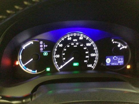 Used 2014 Lexus CT 200h FWD image 19