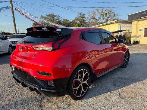 Used 2020 Hyundai Veloster N image 5